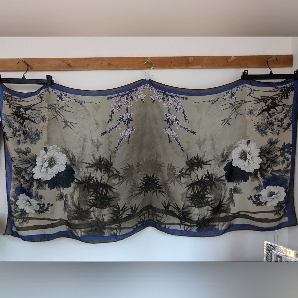 Viscose scarf